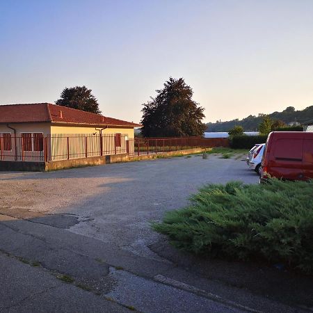 Apartament Bilocale Francesca Erba Zewnętrze zdjęcie